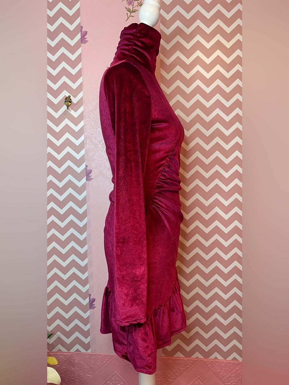 🎀🌷 Red Velvet Ruched Ruffle Mini Dress 🌷🎀 NWT - Picture 9 of 10